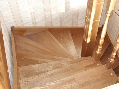 деревянная лестница под заказ в Иркутске